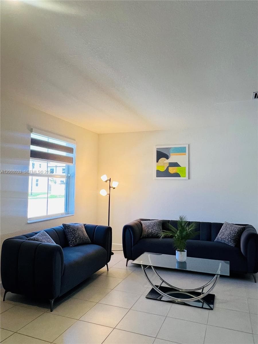 2562 SE 29th St, Homestead FL 33035 — 10