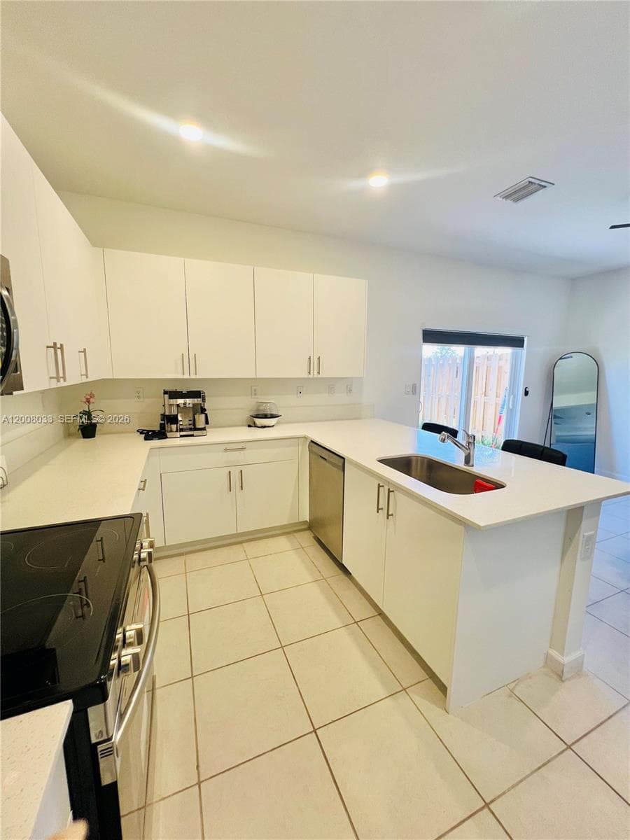2562 SE 29th St, Homestead FL 33035 — 14