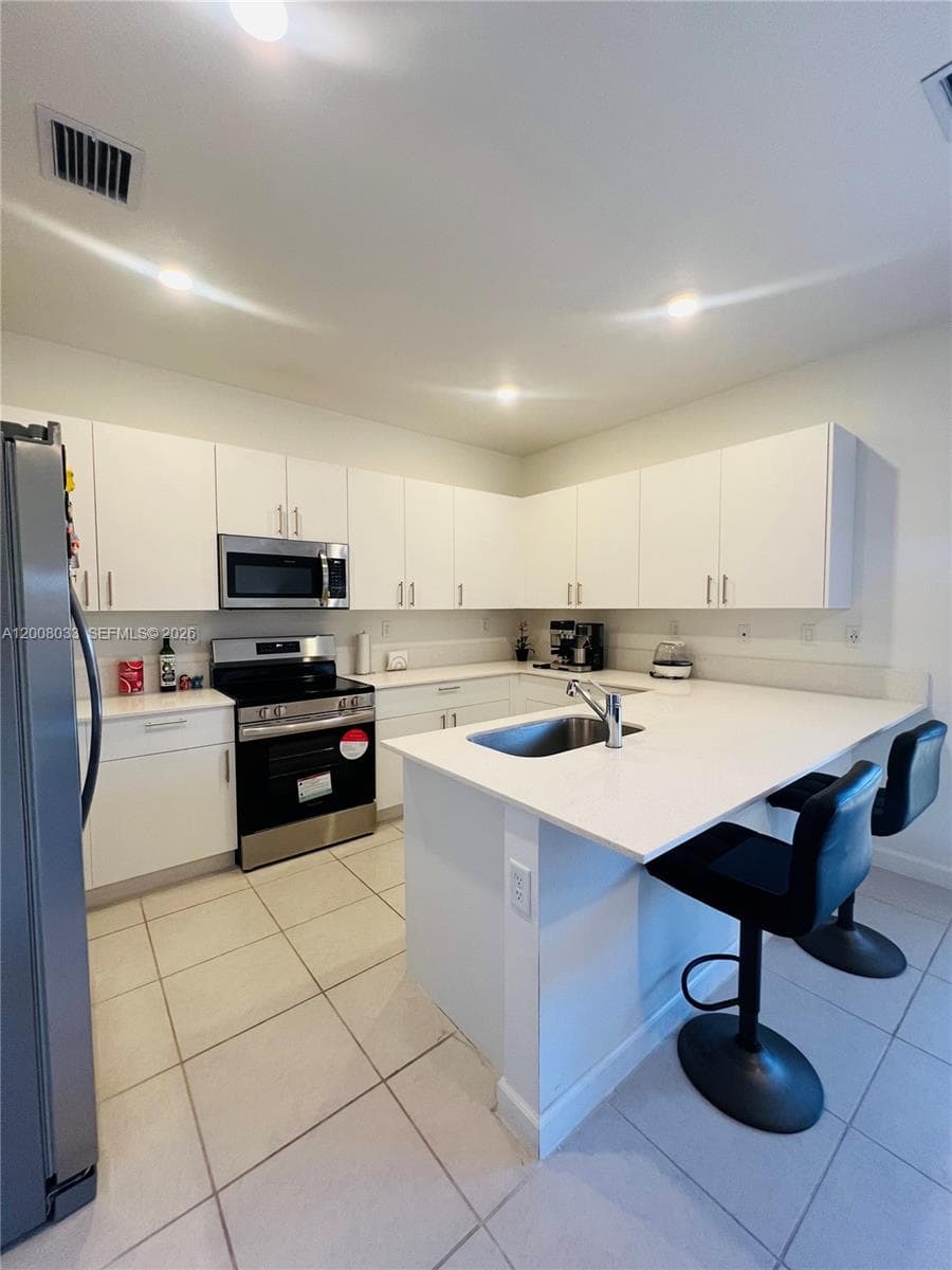 2562 SE 29th St, Homestead FL 33035 — 4