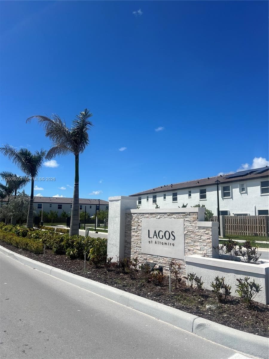 2562 SE 29th St, Homestead FL 33035 — 8