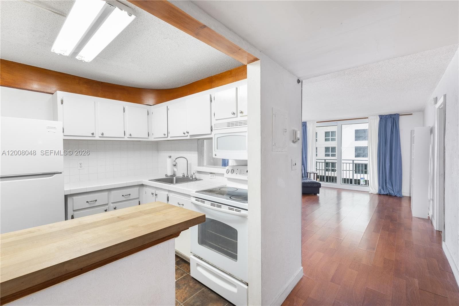 345 Ocean Dr # 304, Miami Beach FL 33139 — 4