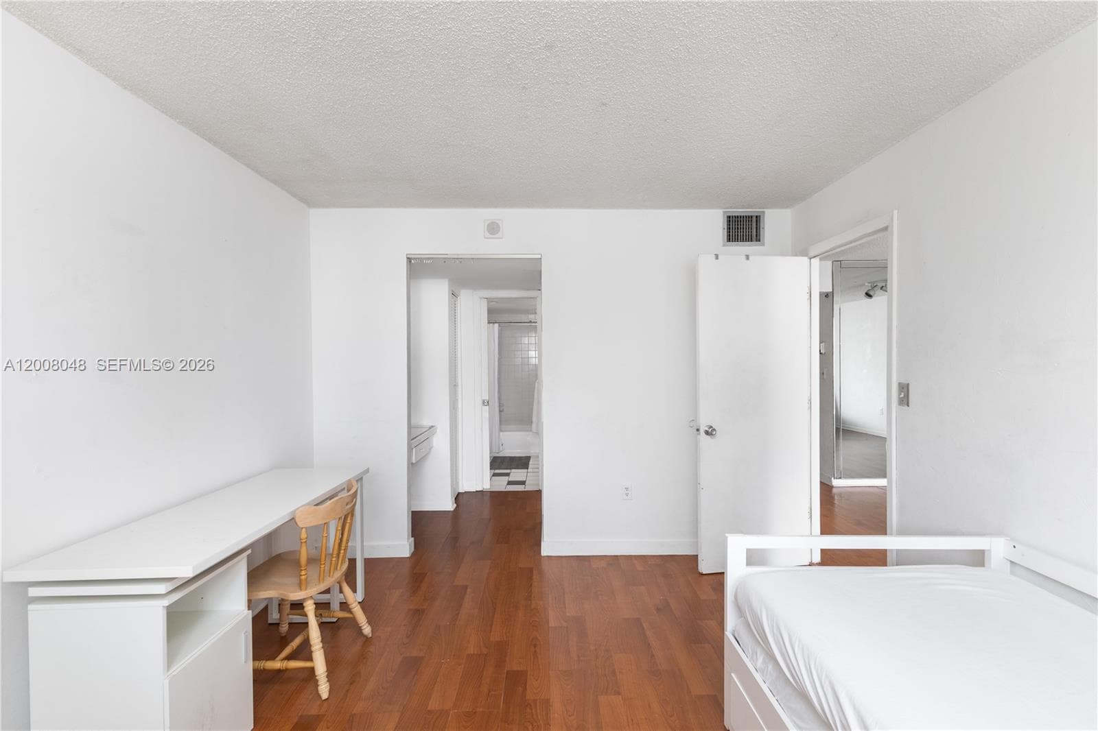 345 Ocean Dr # 304, Miami Beach FL 33139 — 21