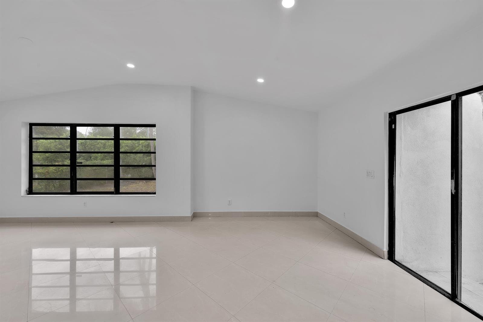 17551 NE 5th Avenue, North Miami Beach FL 33162 — 17