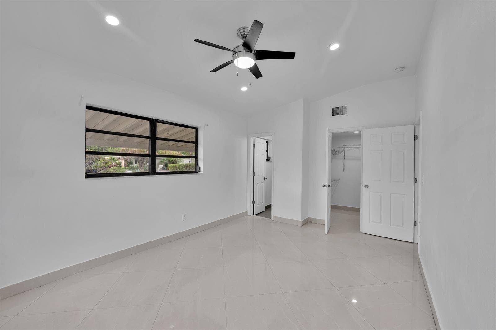 17551 NE 5th Avenue, North Miami Beach FL 33162 — 22