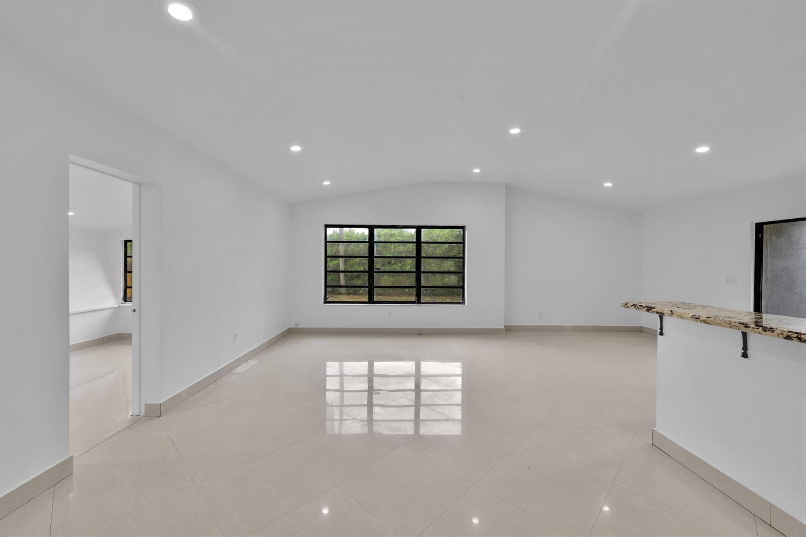 17551 NE 5th Avenue, North Miami Beach FL 33162 — 10