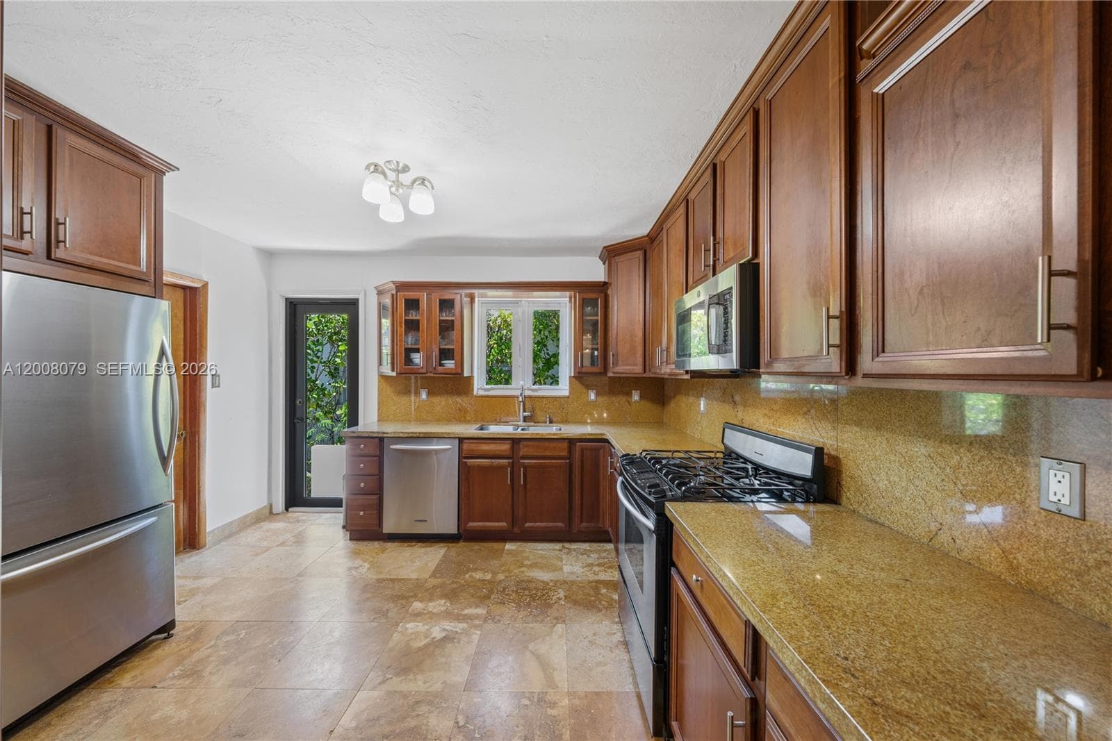 739 Lakeview Dr, Miami Beach FL 33140 — 18