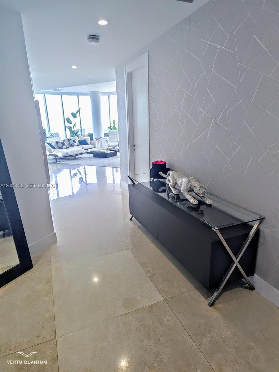 200 Biscayne Boulevard Way # 5001, Miami FL 33131 — 37