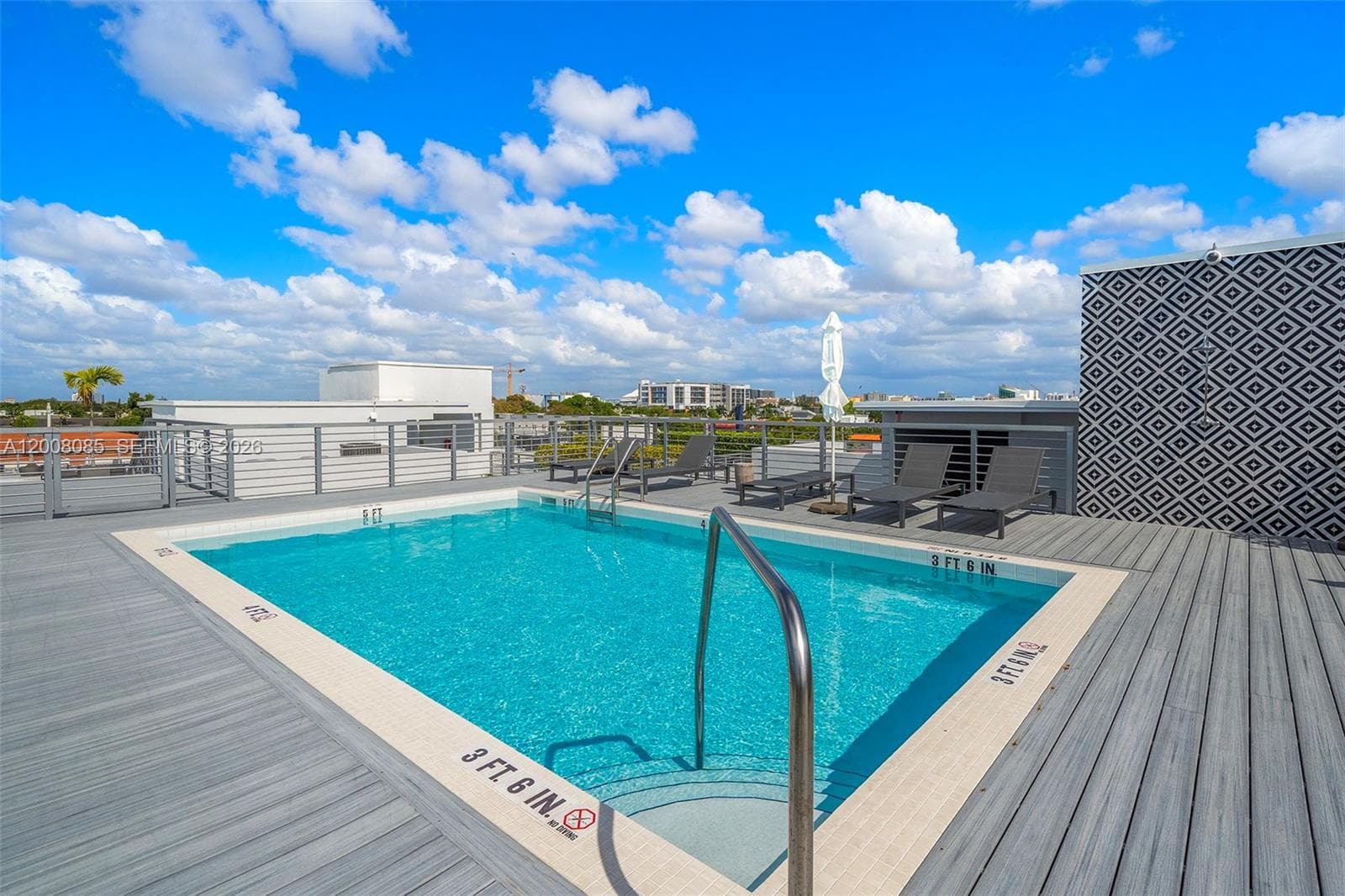 545 SW 11th St # 208, Miami FL 33129 — 33