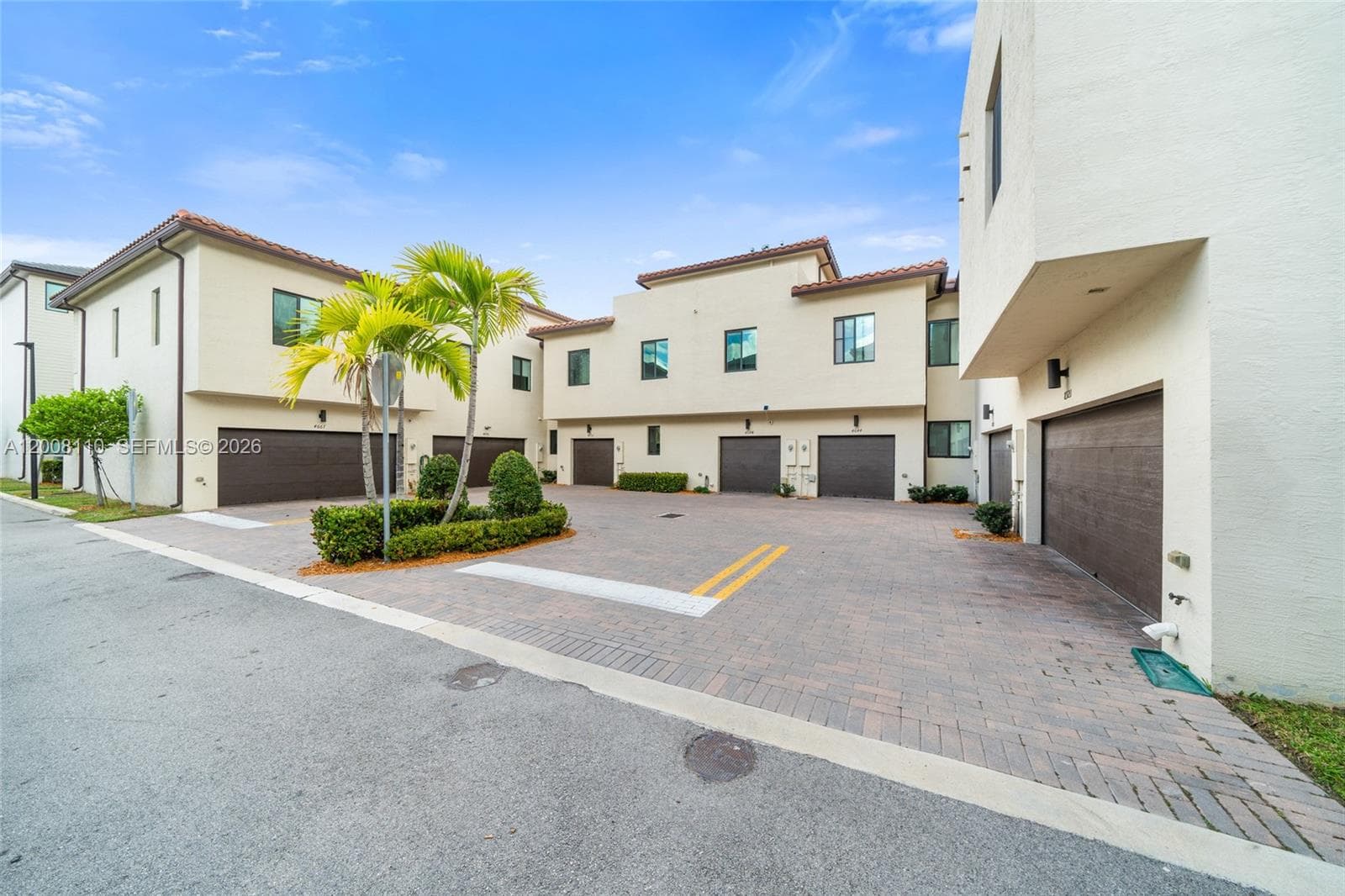 4648 NW 83rd Ave, Doral FL 33166 — 41