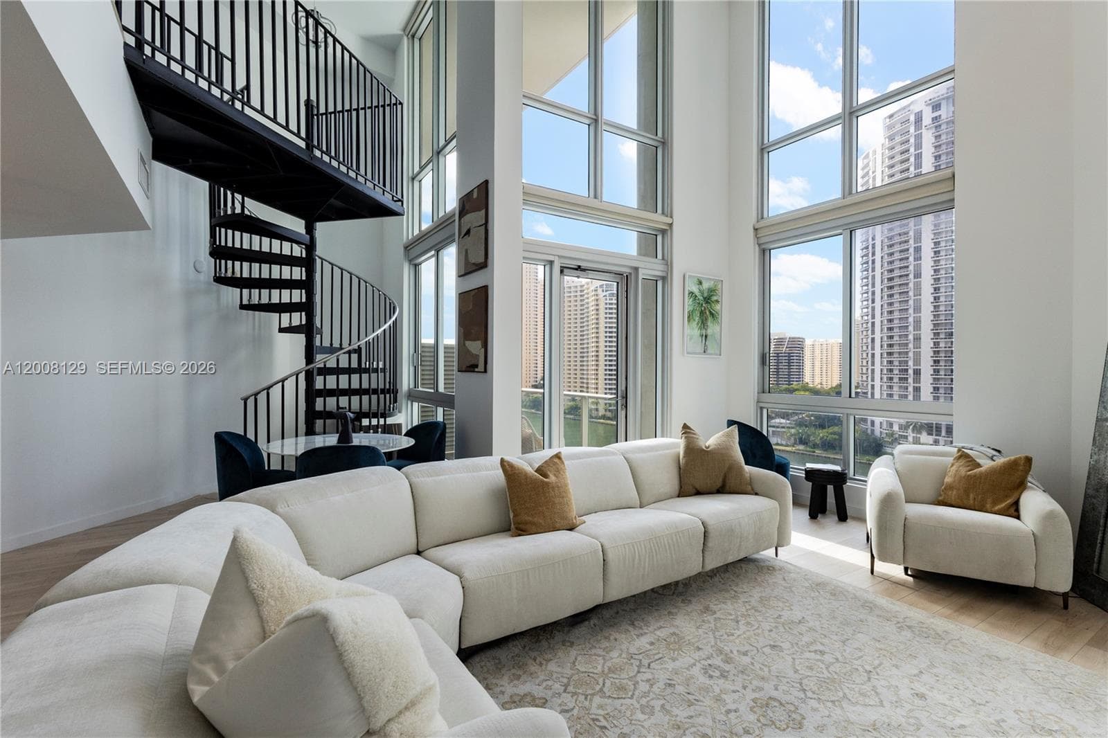 300 S Biscayne Blvd # 1014, Miami FL 33131 — 1