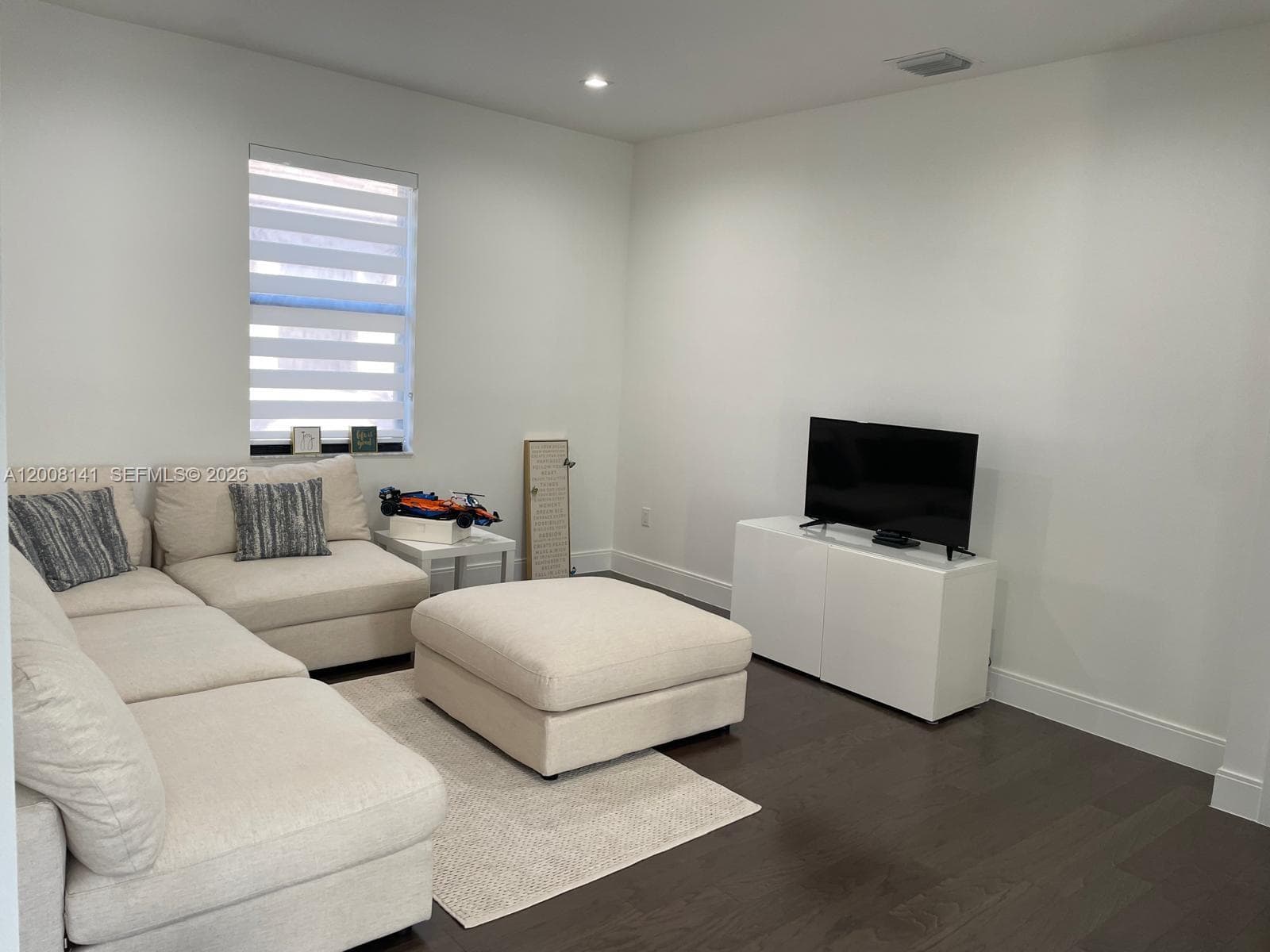 8283 NW 44th St, Doral FL 33166 — 9