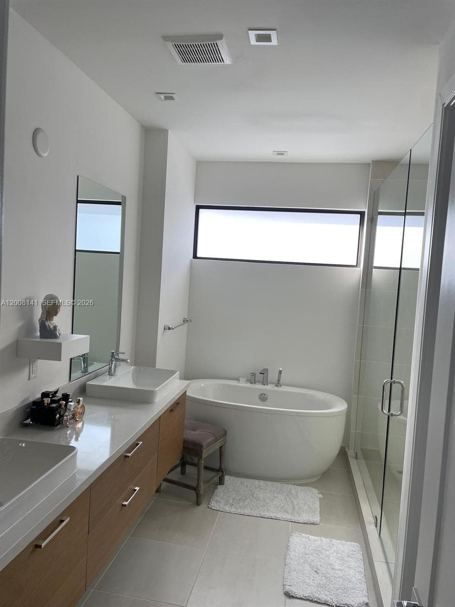8283 NW 44th St, Doral FL 33166 — 11