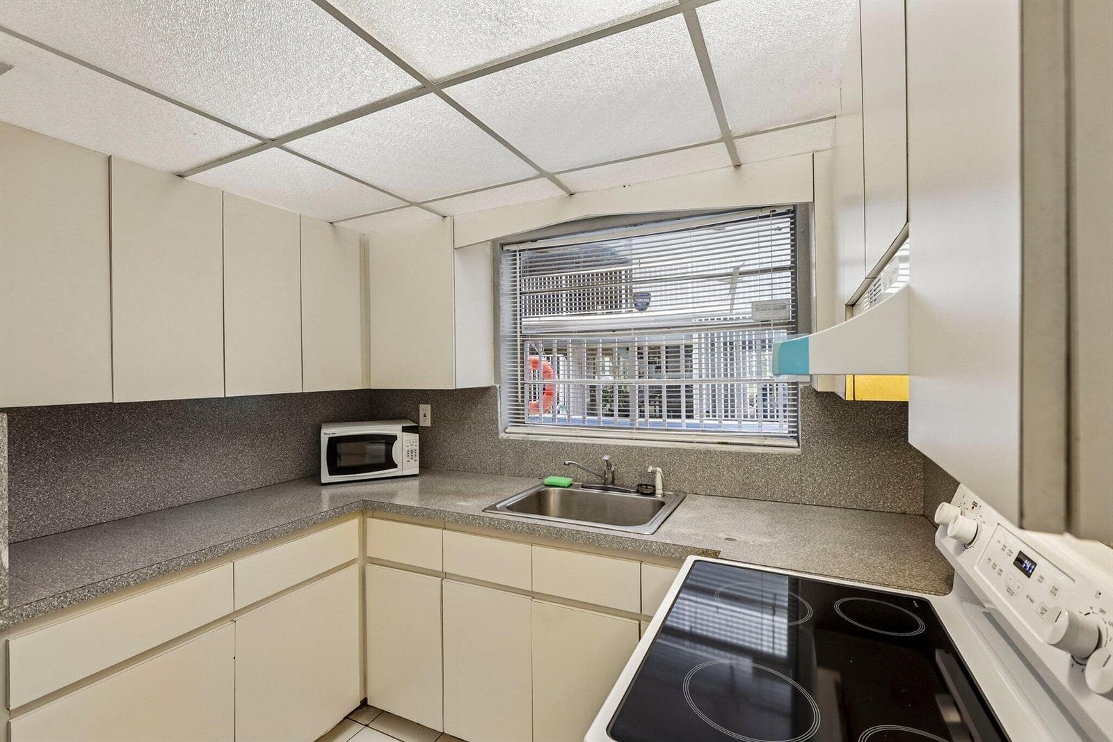 1735 NE 164th Street # E104, North Miami Beach FL 33162 — 6