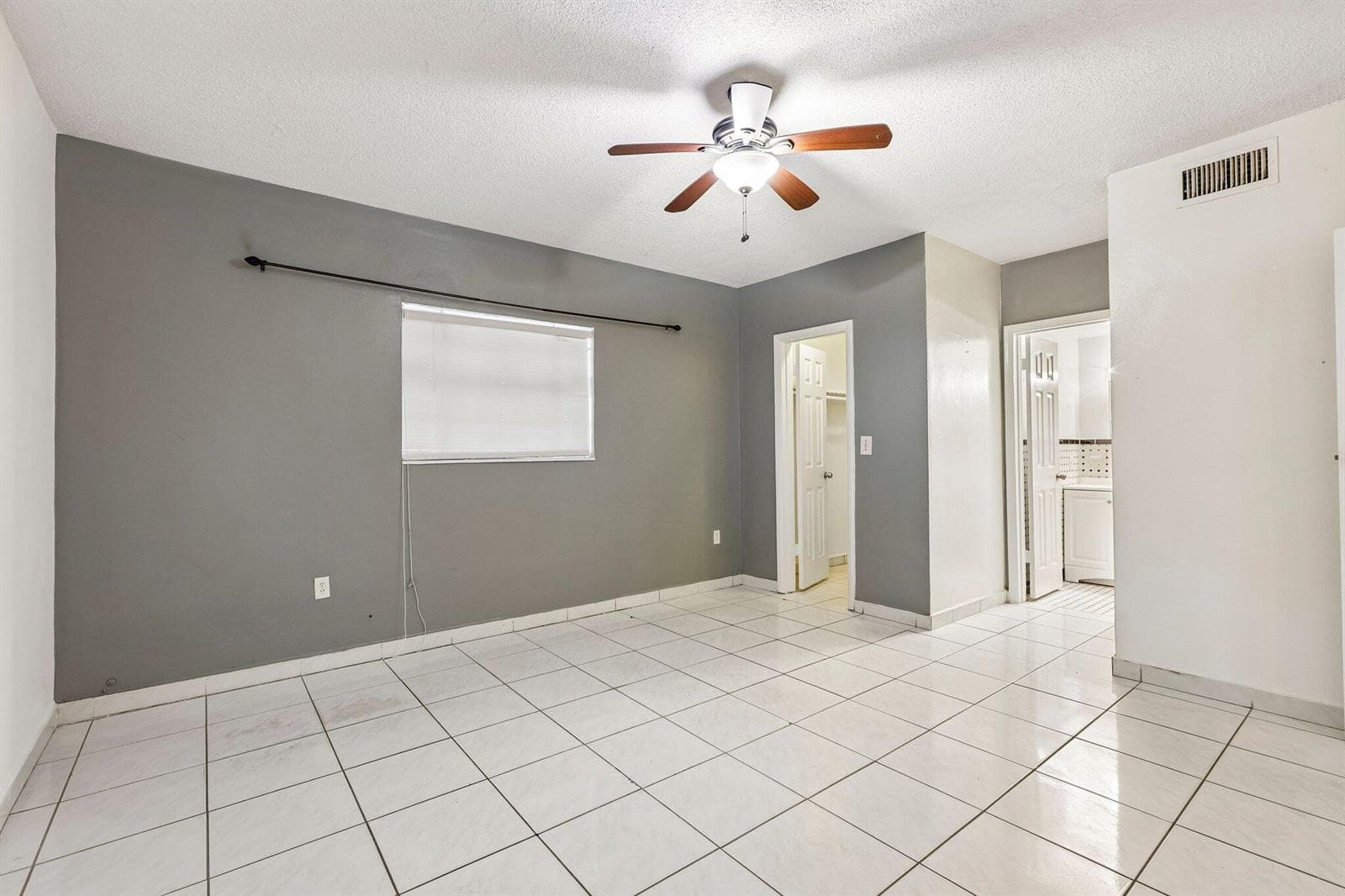 1735 NE 164th Street # E104, North Miami Beach FL 33162 — 3