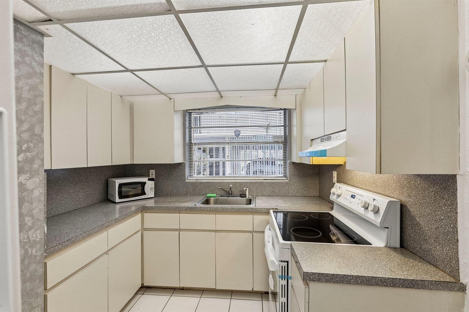 1735 NE 164th Street # E104, North Miami Beach FL 33162 — 5