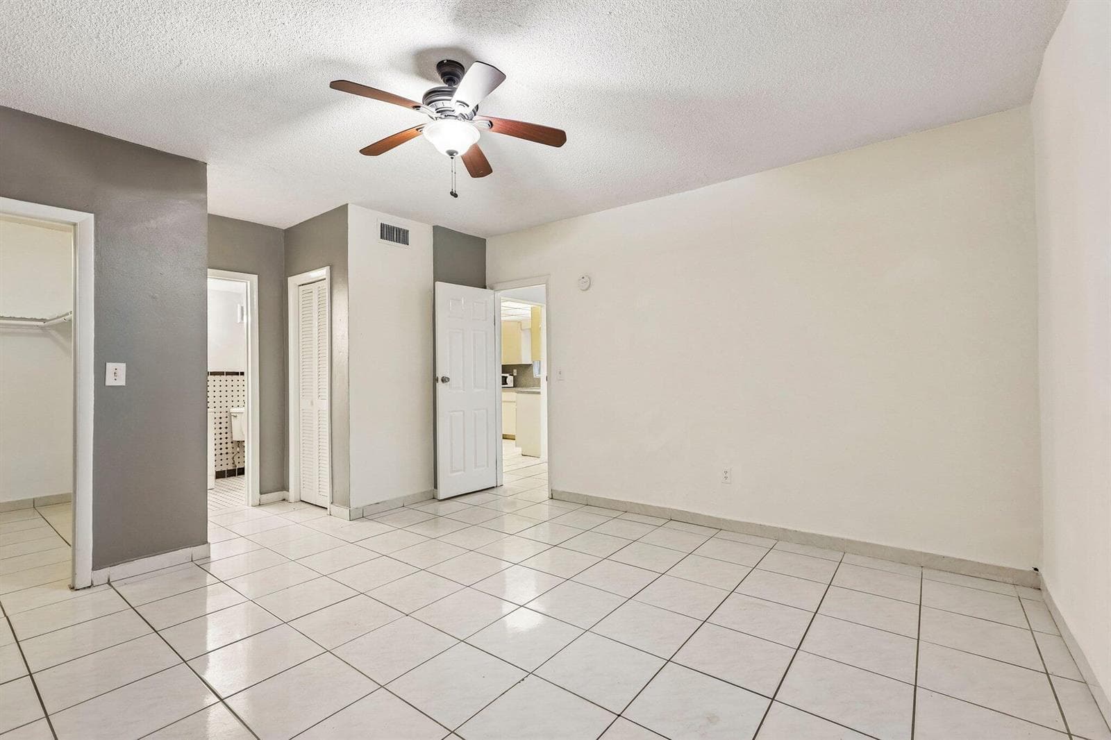1735 NE 164th Street # E104, North Miami Beach FL 33162 — 4