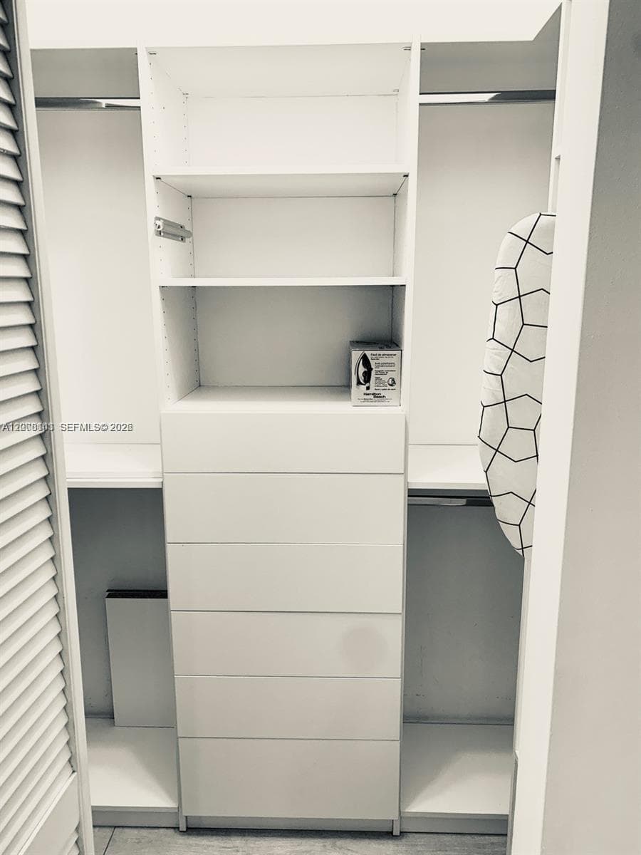 335 S Biscayne Blvd # 1106, Miami FL 33131 — 17