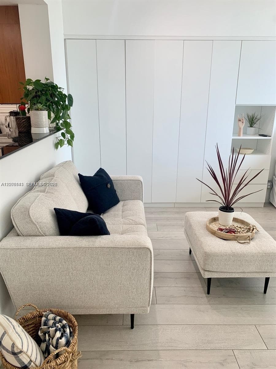 335 S Biscayne Blvd # 1106, Miami FL 33131 — 7