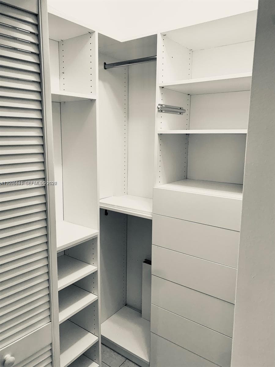 335 S Biscayne Blvd # 1106, Miami FL 33131 — 18