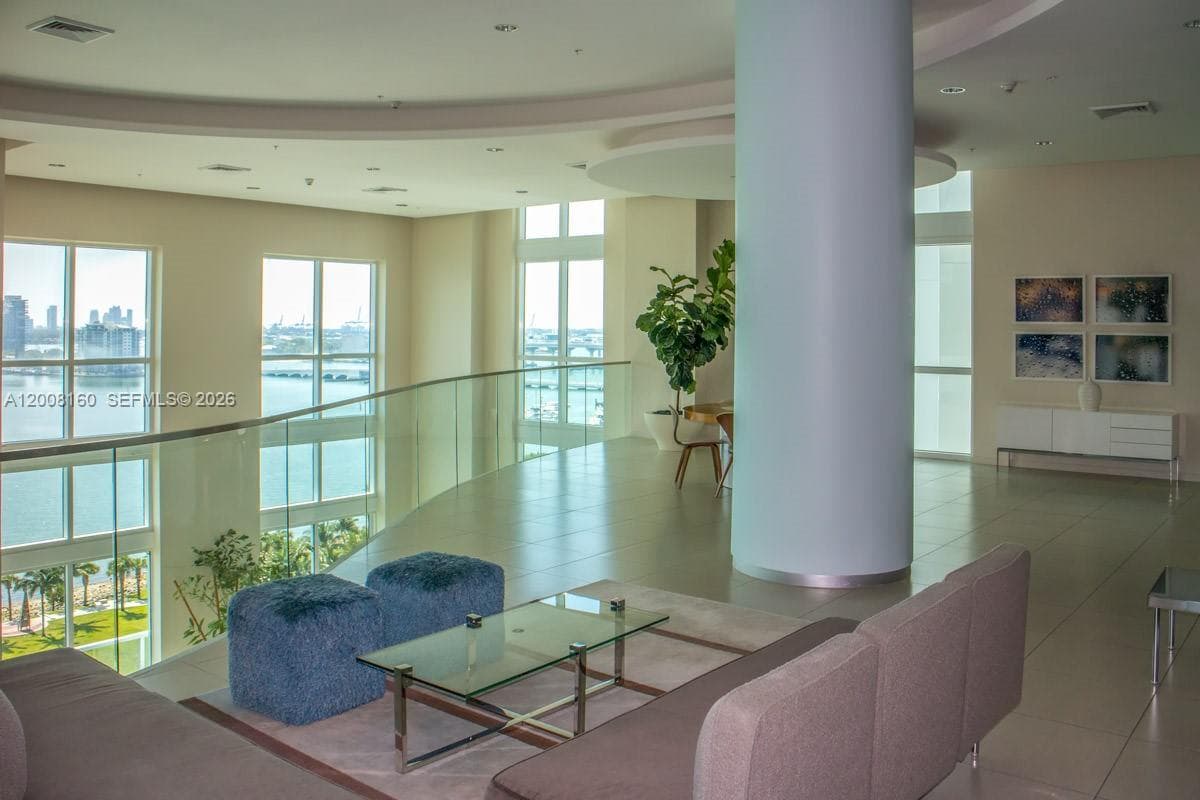 1900 N Bayshore Dr # 4007, Miami FL 33132 — 22