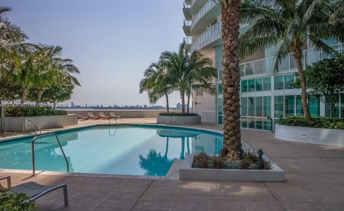 1900 N Bayshore Dr # 4007, Miami FL 33132 — 25