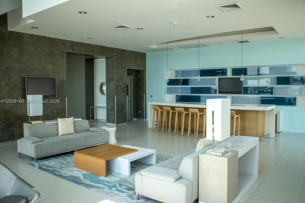 1900 N Bayshore Dr # 4007, Miami FL 33132 — 21