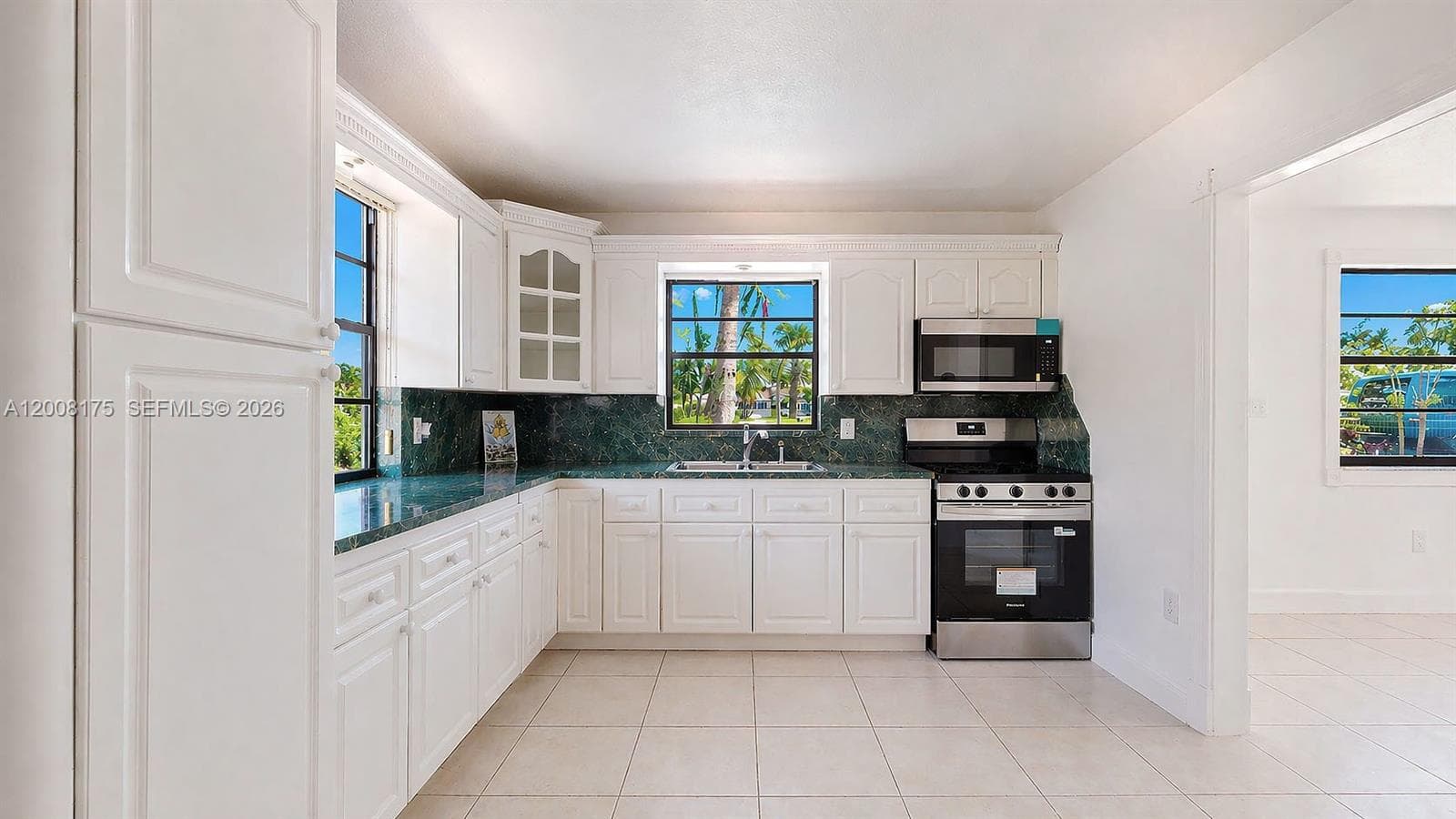 578 SW 2nd St, Florida City FL 33034 — 9
