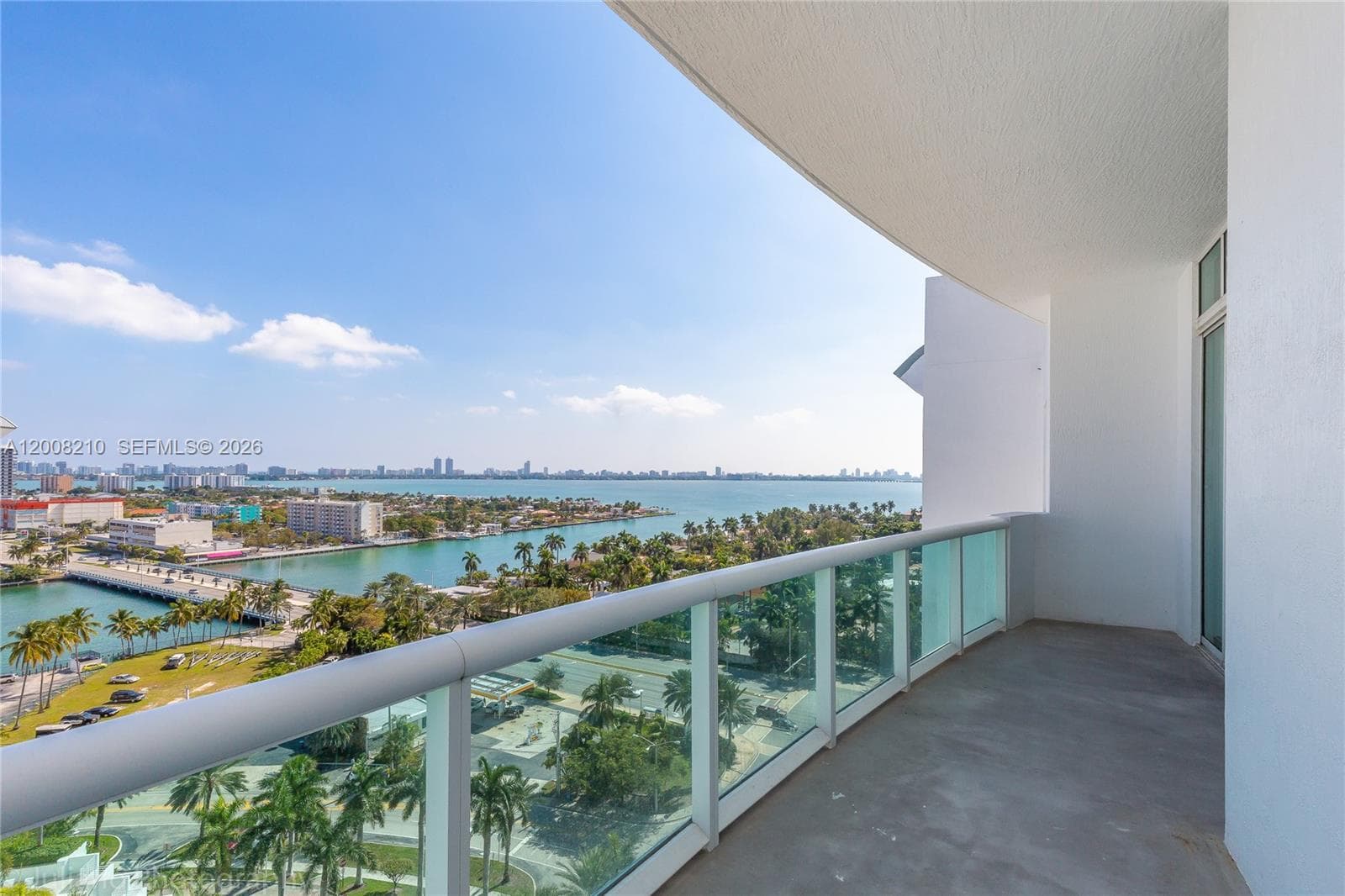 7900 Harbor Island Dr, North Bay Village FL 33141 — 5