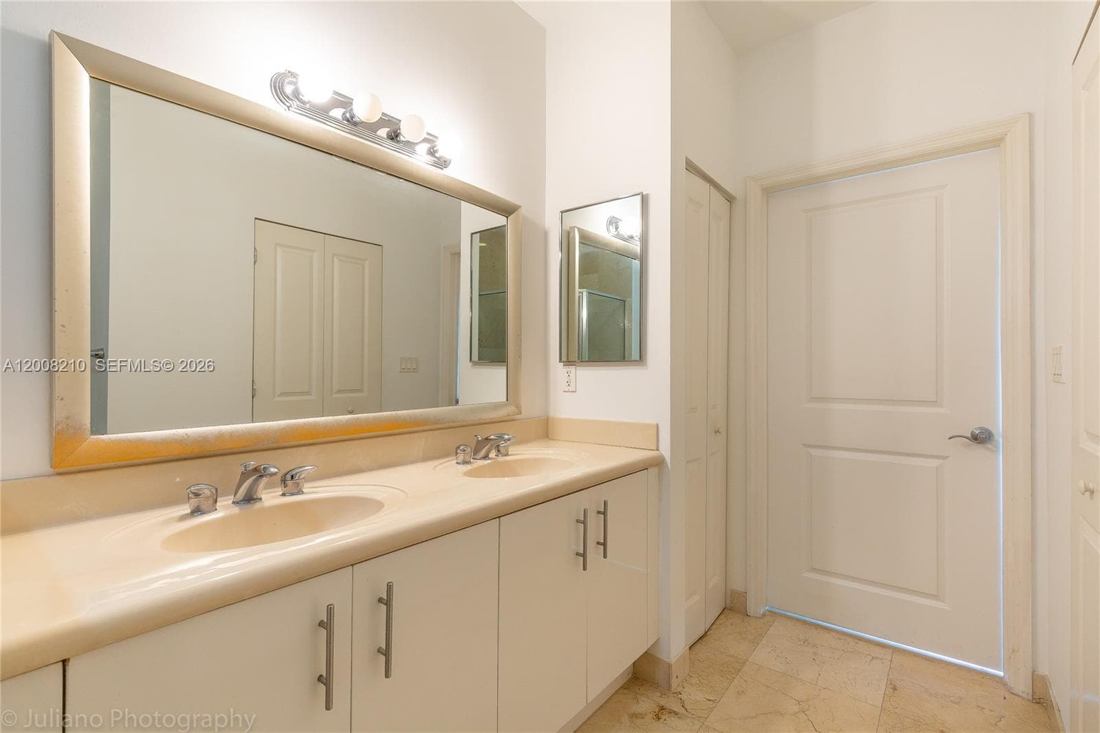 7900 Harbor Island Dr, North Bay Village FL 33141 — 25