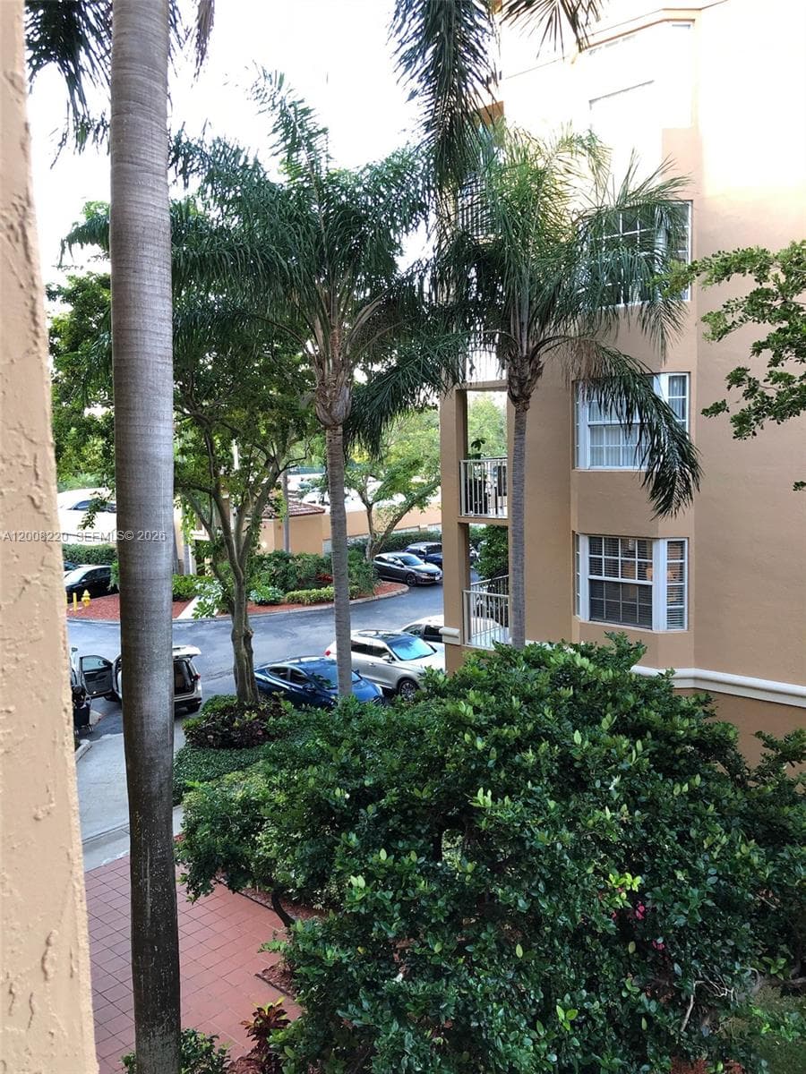 19555 E Country Club Dr # 8403, Aventura FL 33180 — 2