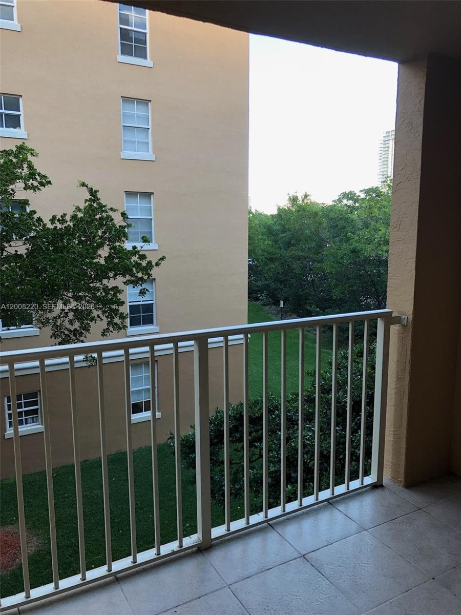 19555 E Country Club Dr # 8403, Aventura FL 33180 — 1