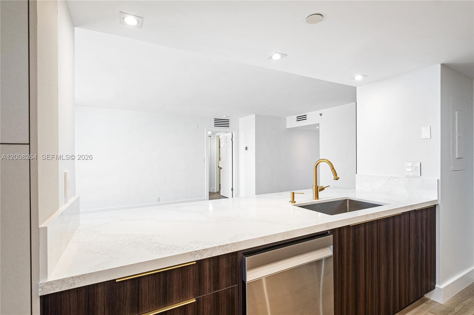 2000 Towerside Ter # 1506, Miami FL 33138 — 11