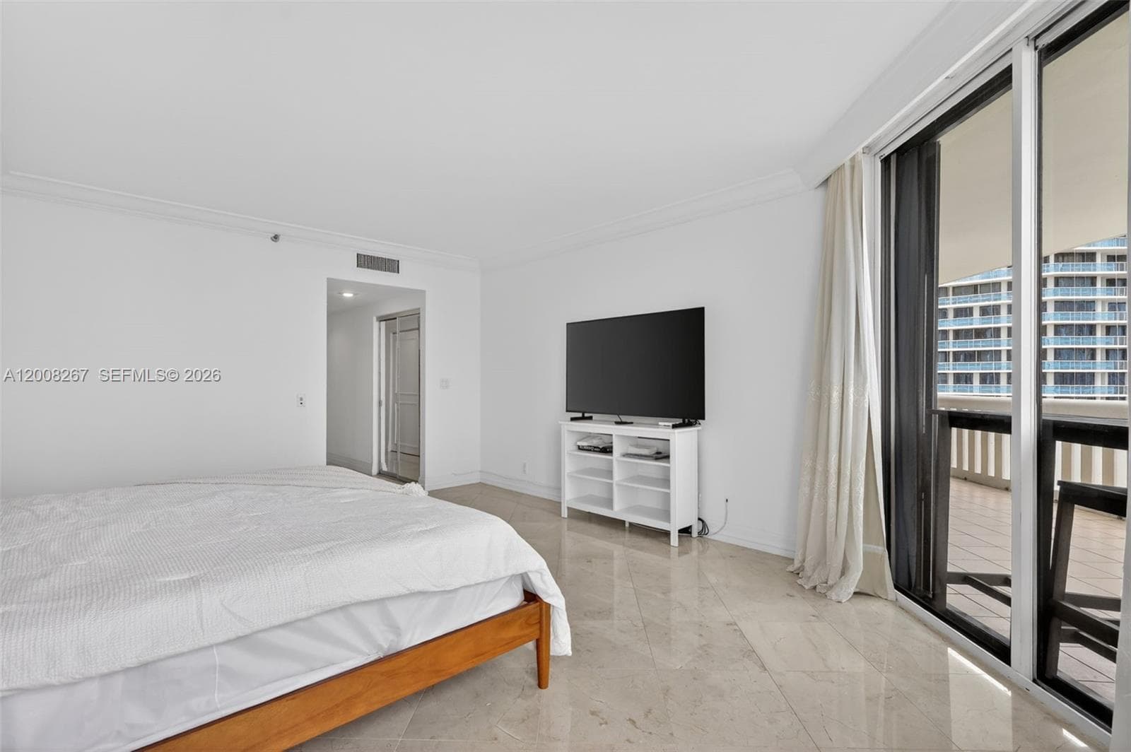 3000 Island Blvd # 2305, Aventura FL 33160 — 23