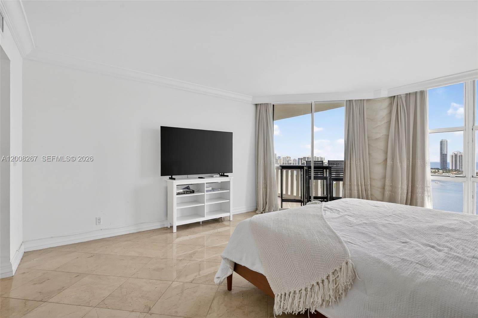 3000 Island Blvd # 2305, Aventura FL 33160 — 22