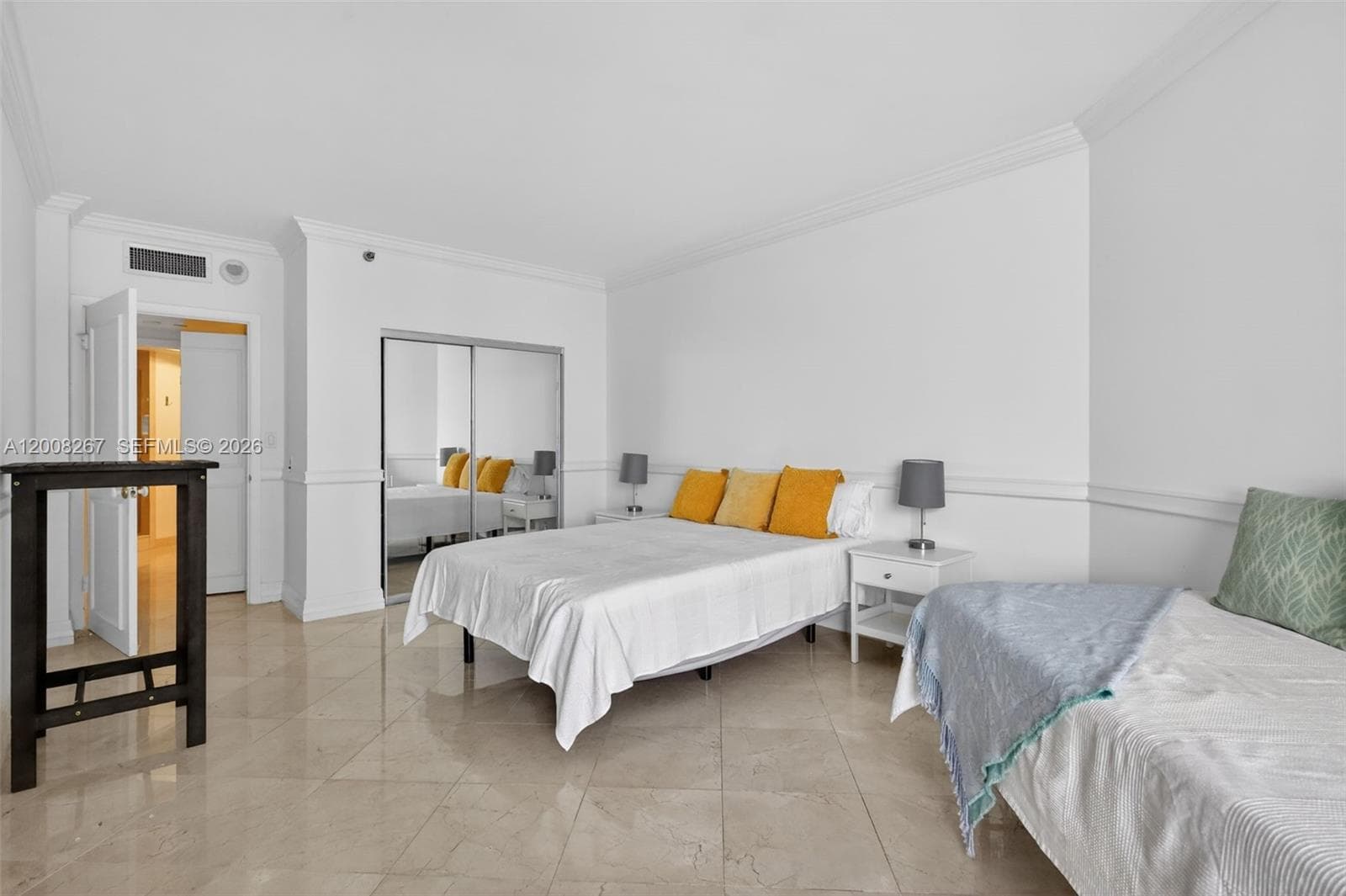3000 Island Blvd # 2305, Aventura FL 33160 — 32
