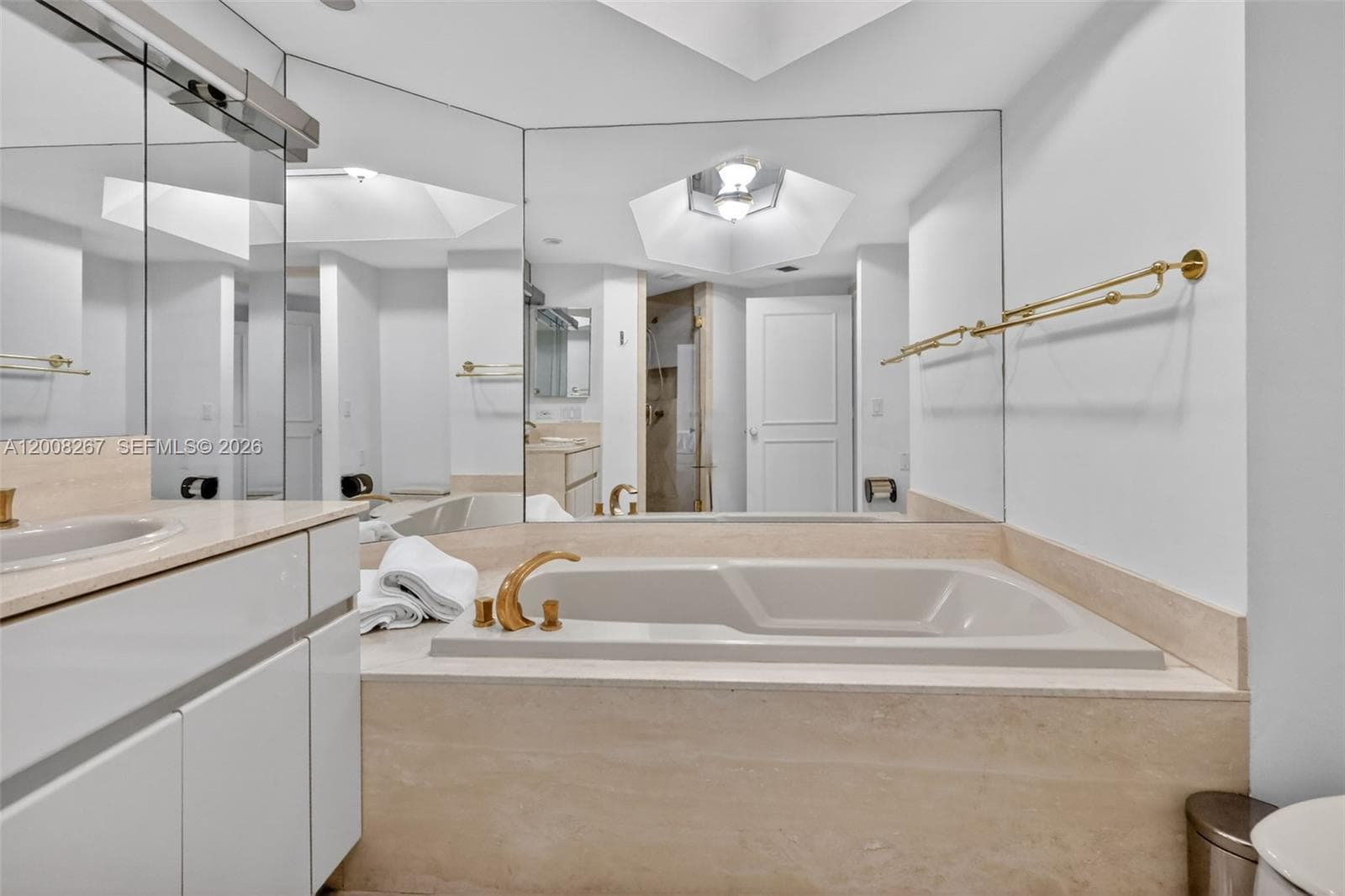 3000 Island Blvd # 2305, Aventura FL 33160 — 34