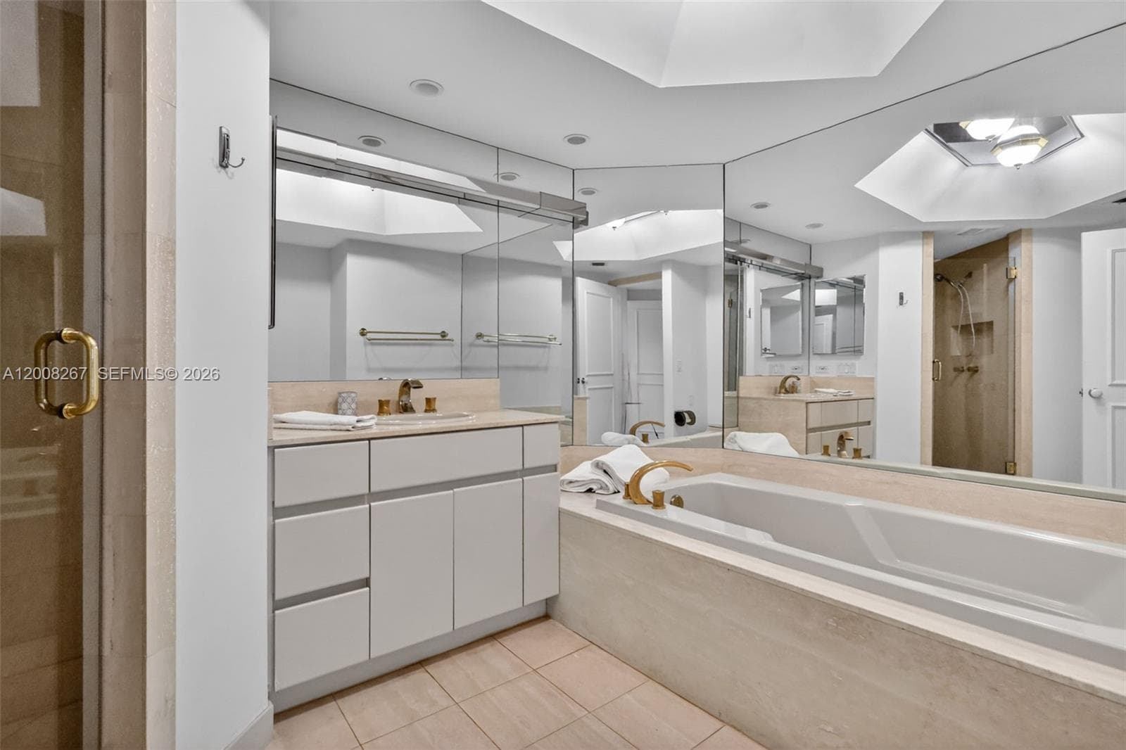 3000 Island Blvd # 2305, Aventura FL 33160 — 33