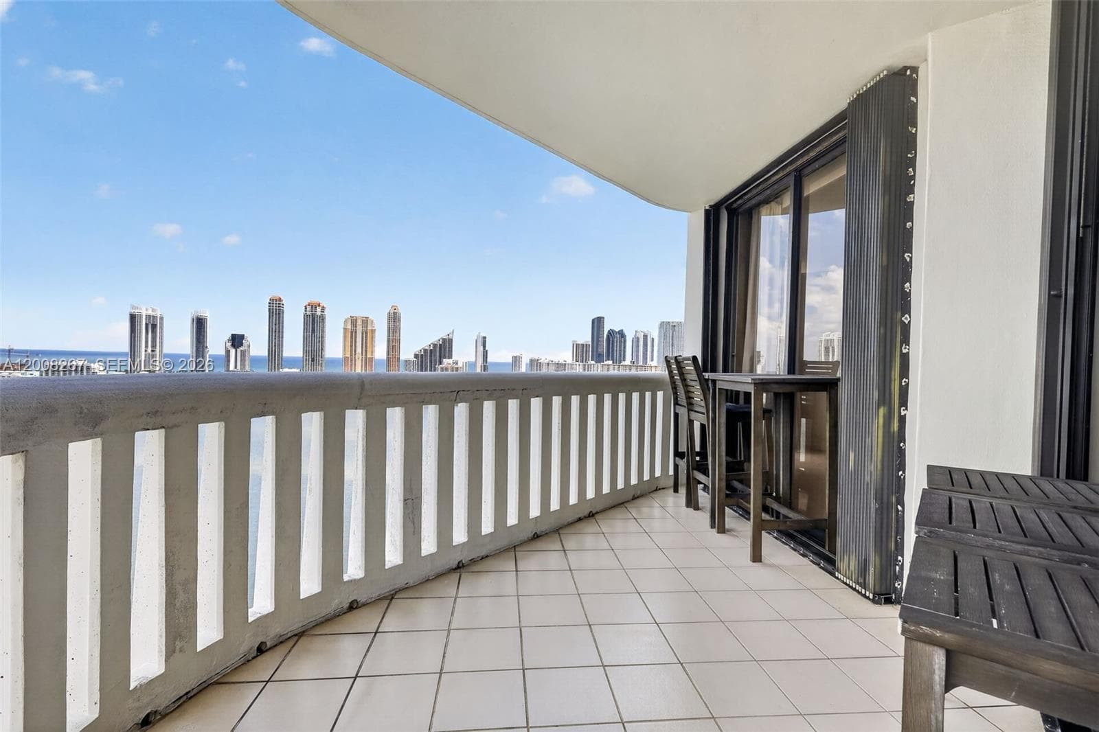 3000 Island Blvd # 2305, Aventura FL 33160 — 37