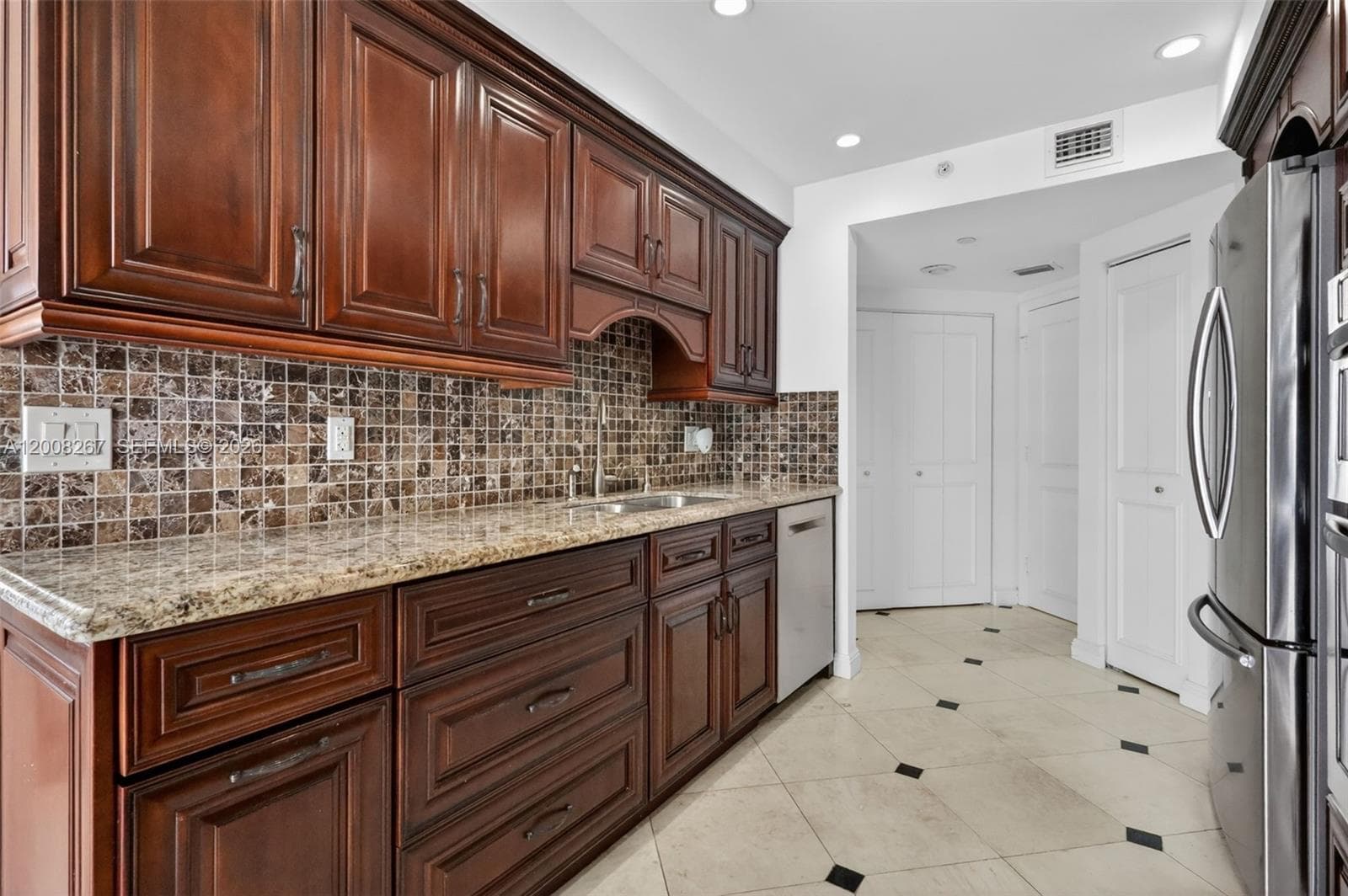 3000 Island Blvd # 2305, Aventura FL 33160 — 15