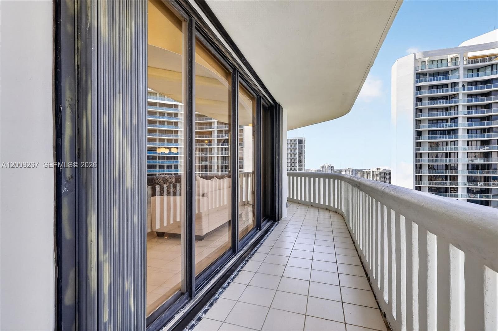 3000 Island Blvd # 2305, Aventura FL 33160 — 40