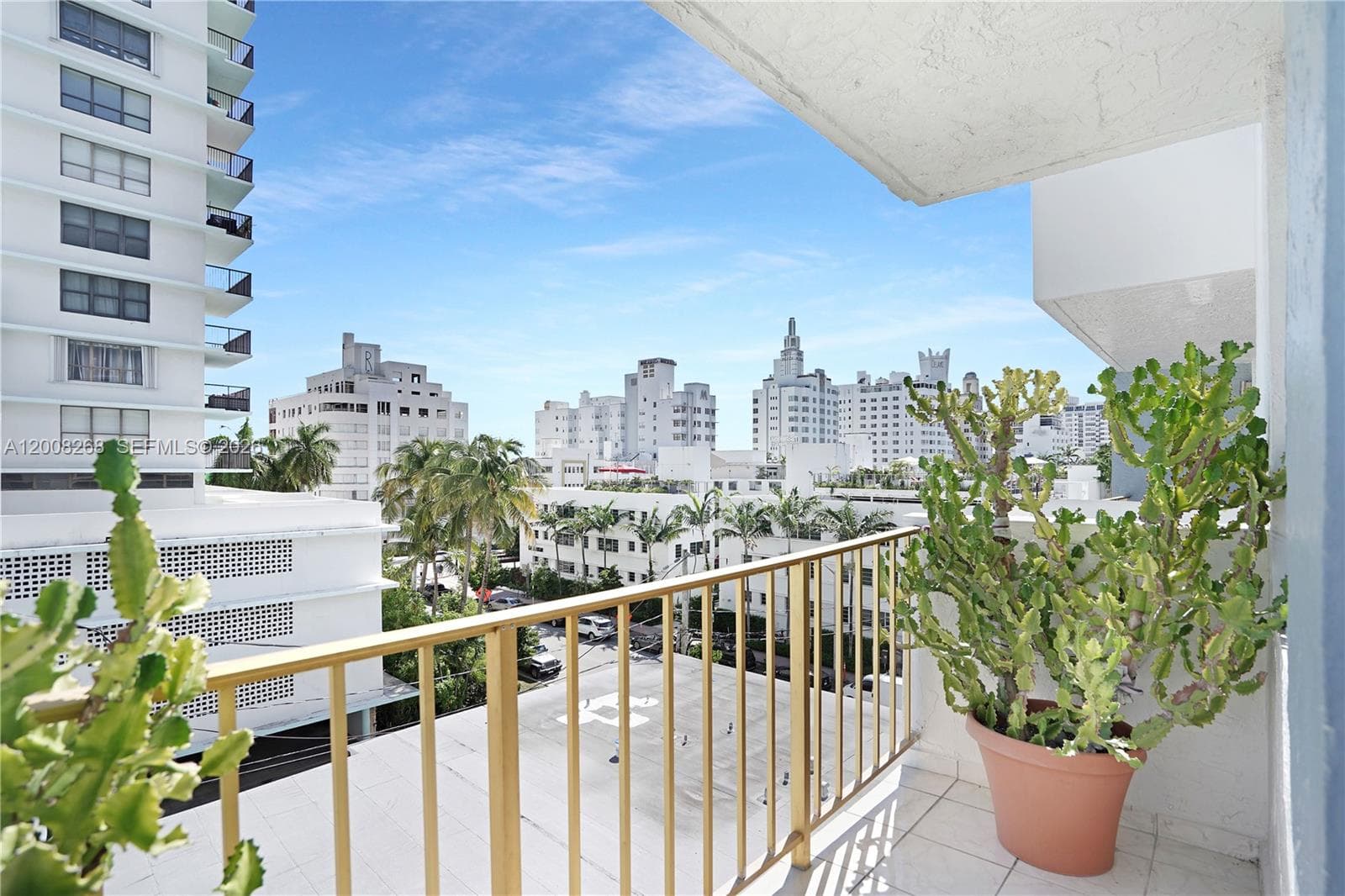 245 18th St # 605, Miami Beach FL 33139 — 27
