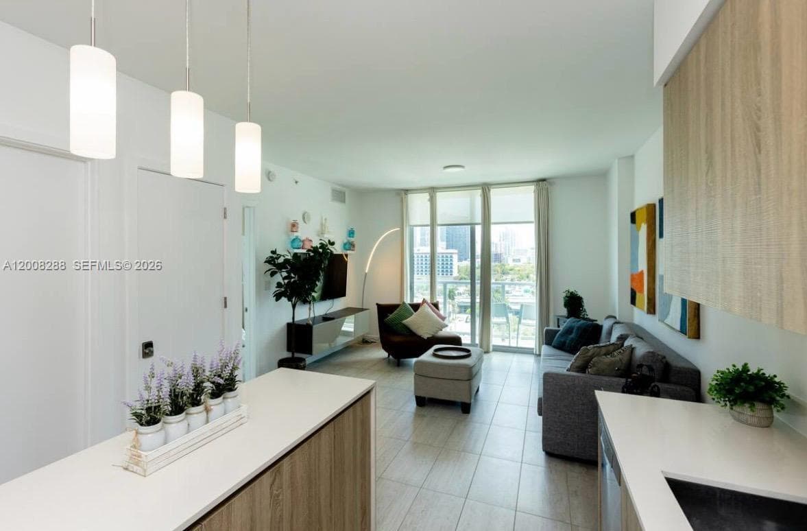 3900 Biscayne Blvd # 906, Miami FL 33137 — 3