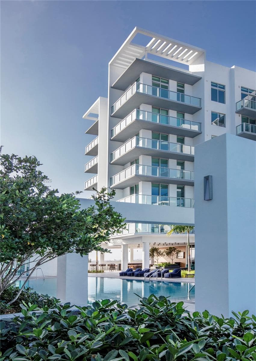 3900 Biscayne Blvd # 906, Miami FL 33137 — 10