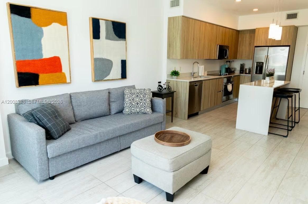 3900 Biscayne Blvd # 906, Miami FL 33137 — 4