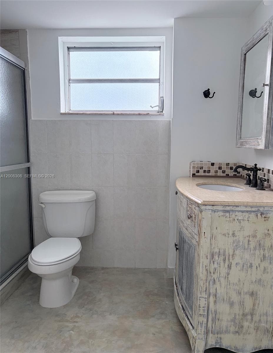 1780 NE 191st St # 2, Miami FL 33179 — 17