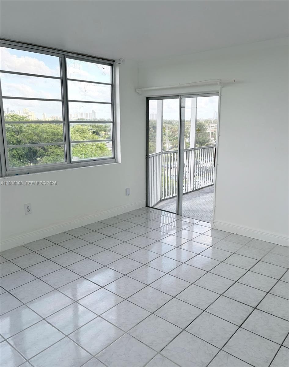 1780 NE 191st St # 2, Miami FL 33179 — 11