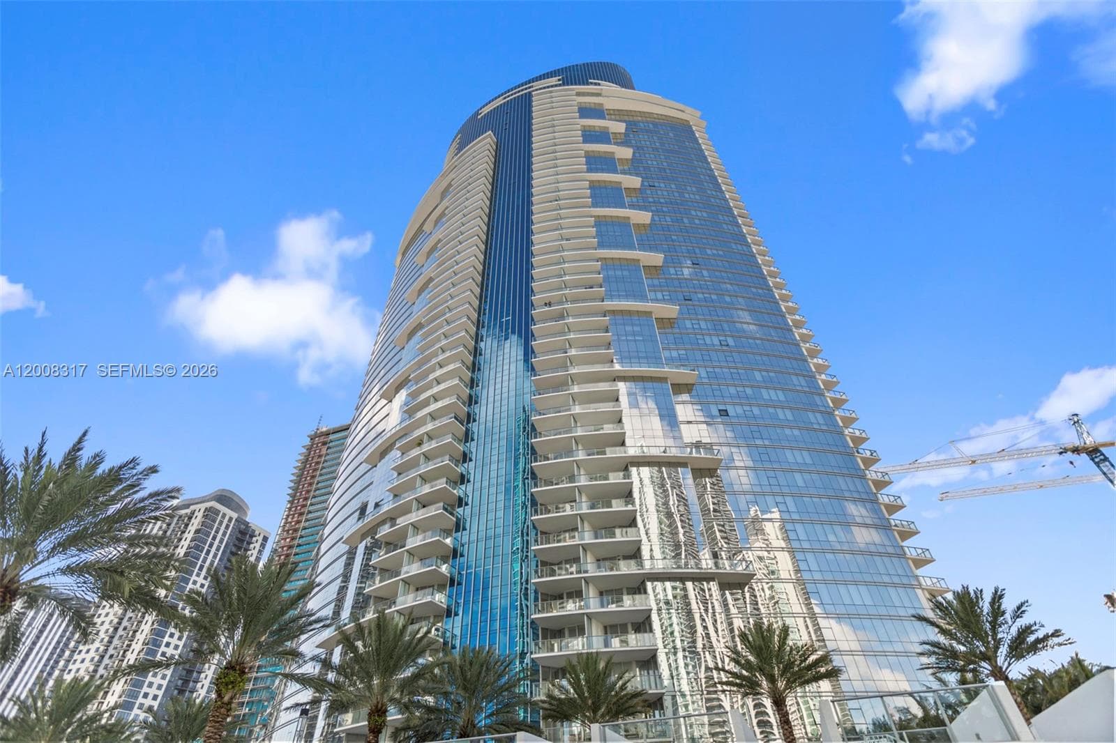 851 NE 1st Ave # 3707, Miami FL 33132 — 27