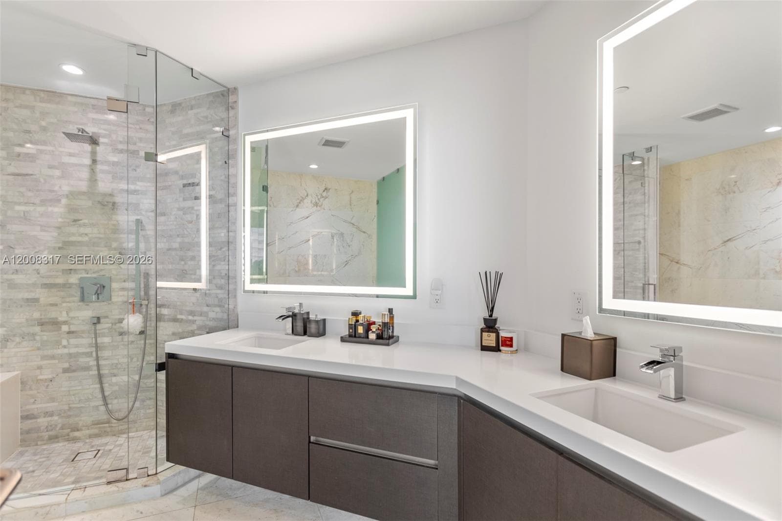 851 NE 1st Ave # 3707, Miami FL 33132 — 13