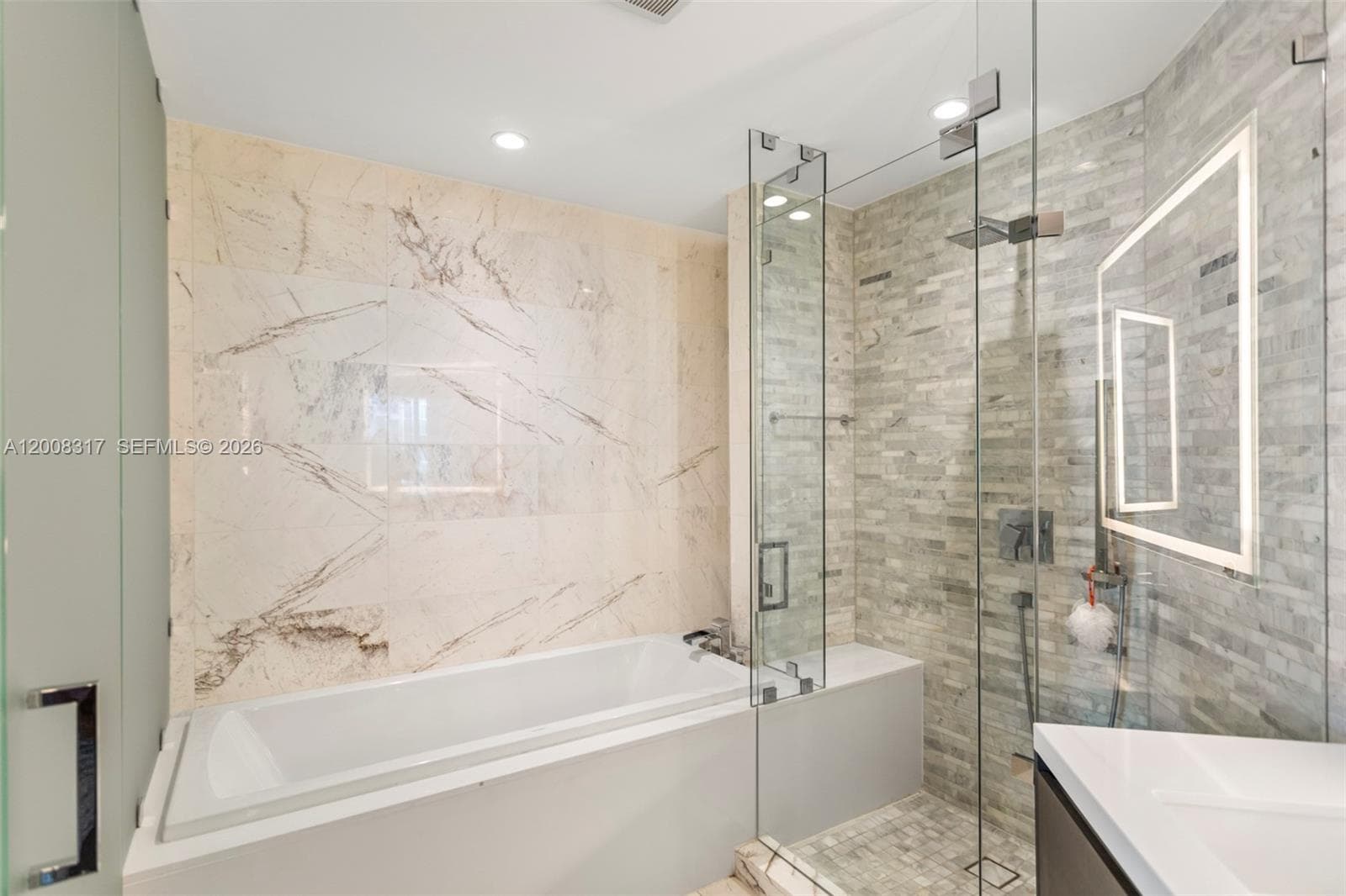 851 NE 1st Ave # 3707, Miami FL 33132 — 12