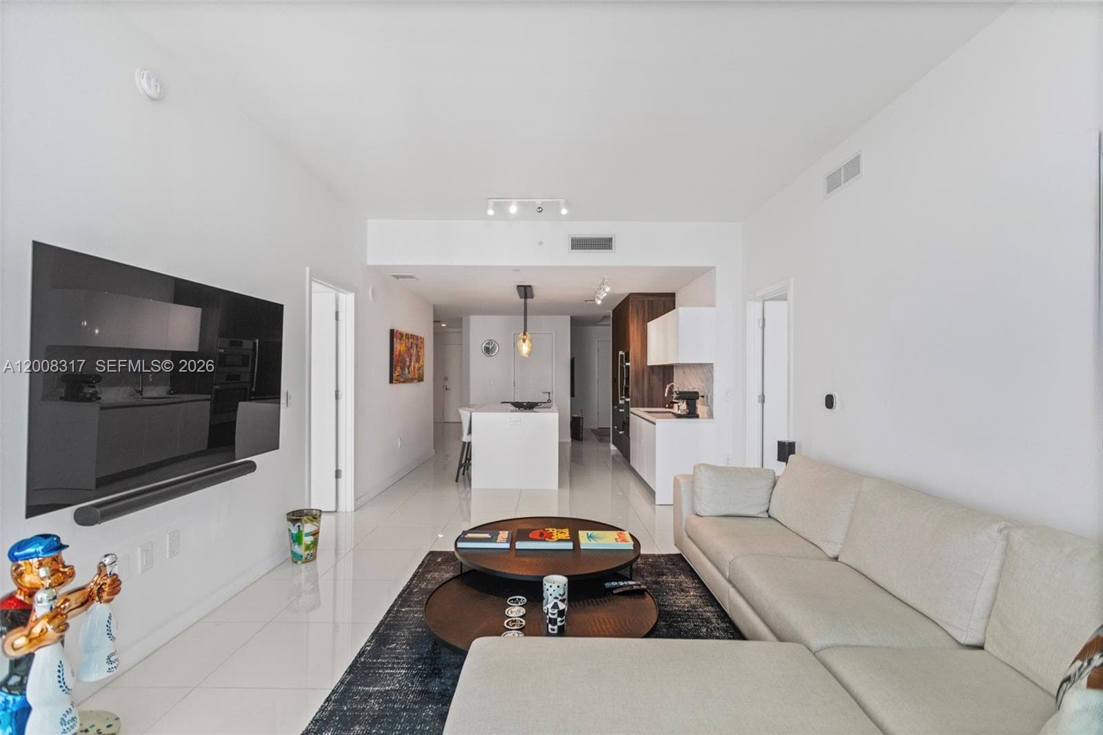 851 NE 1st Ave # 3707, Miami FL 33132 — 7